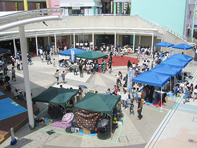 こども市（エコール・いずみ　アムゼ広場）
